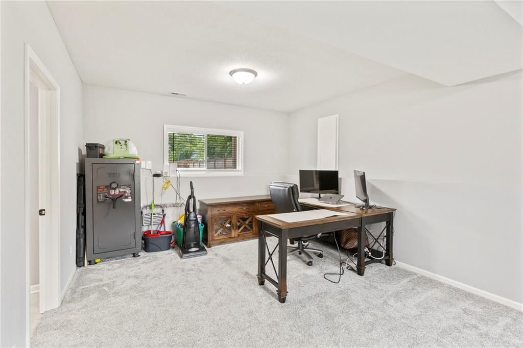 Photo 31 of 39 - 20335 W 220th Terrace
