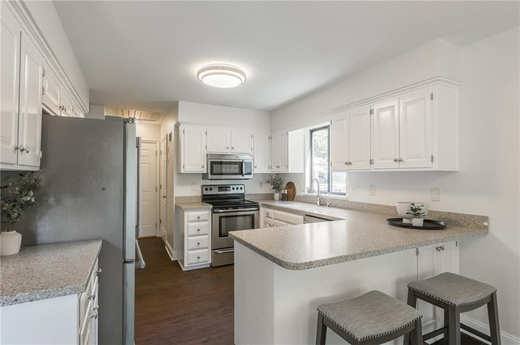 14613 CRAIG Avenue — photo 7