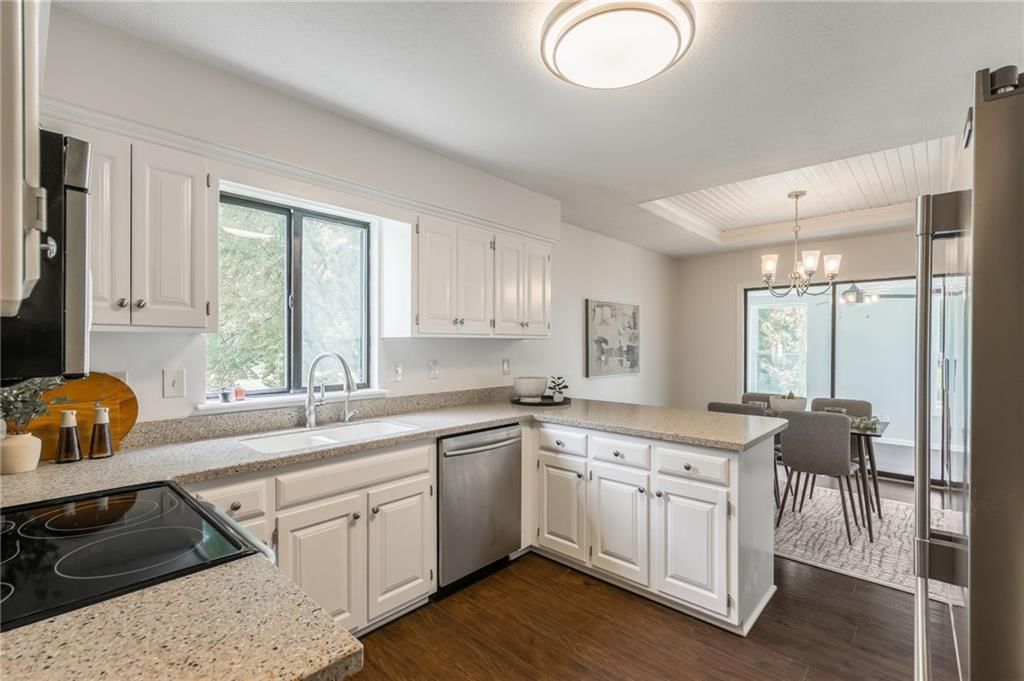 14613 CRAIG Avenue — photo 9