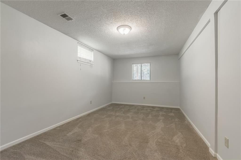 14613 CRAIG Avenue — photo 27
