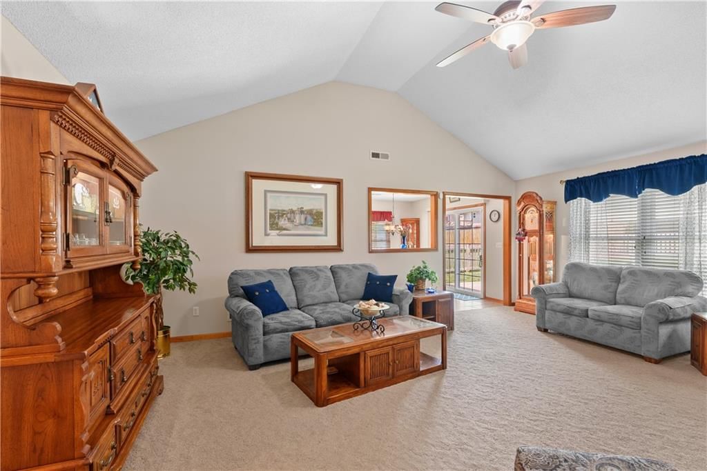 616 SW Creek Ridge Drive — photo 6