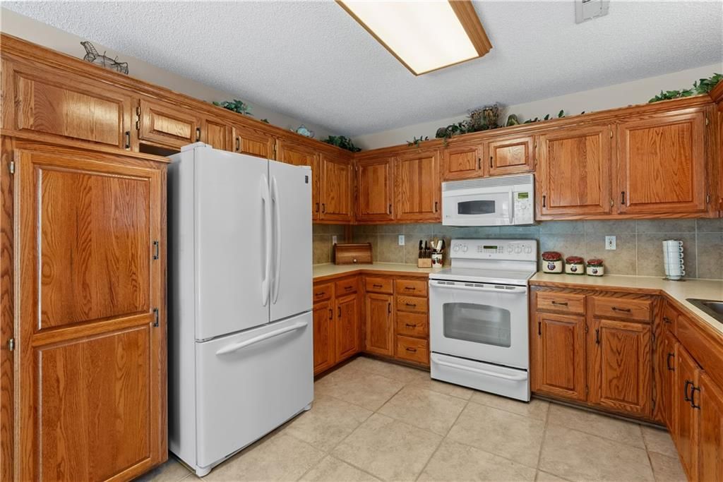 616 SW Creek Ridge Drive — photo 12