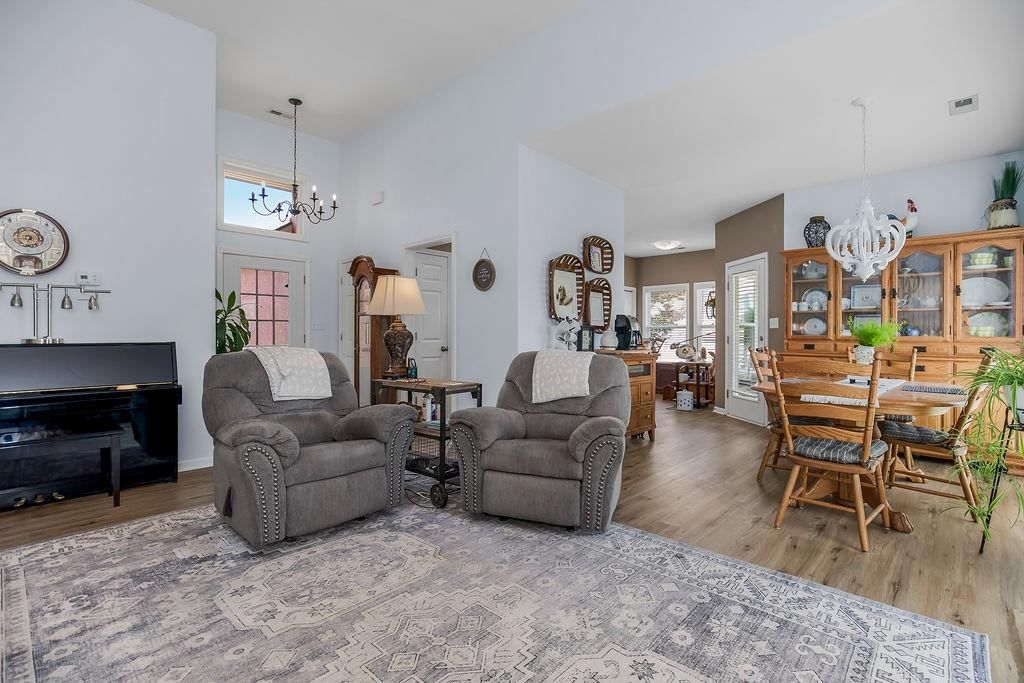221 S Gaar Street — photo 5