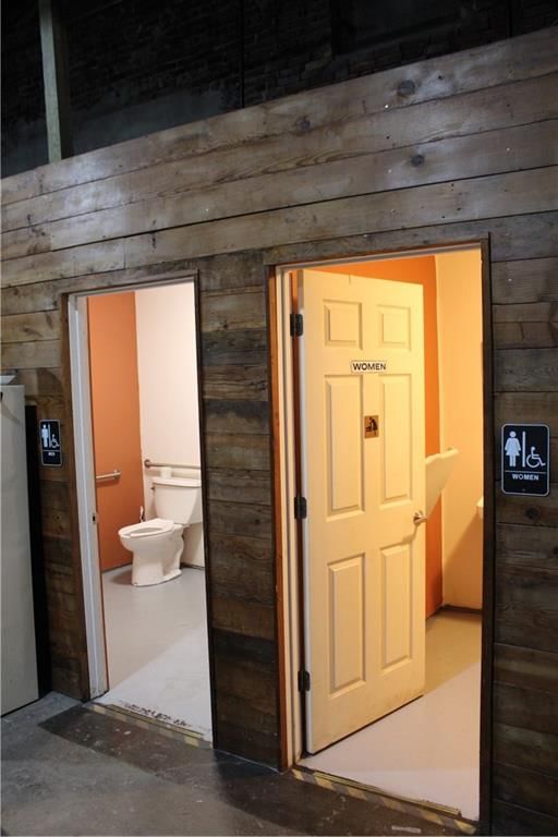 104 N Locust Street — photo 15