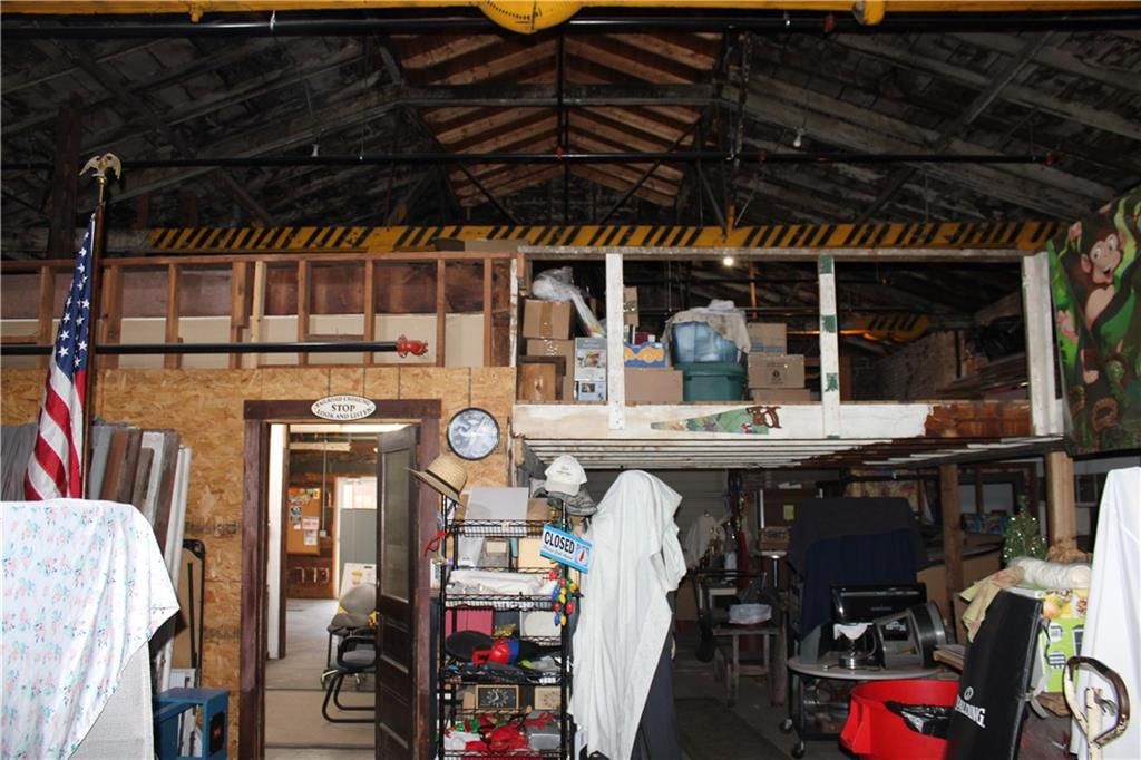 104 N Locust Street — photo 19