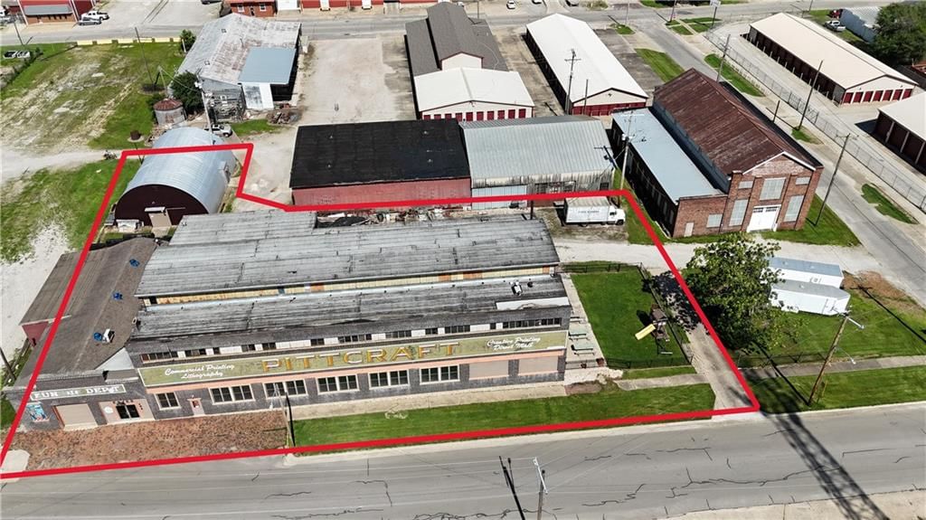 104 N Locust Street — photo 39