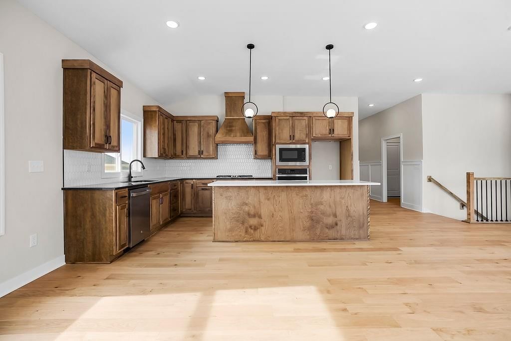 16767 S Hall Street — photo 10