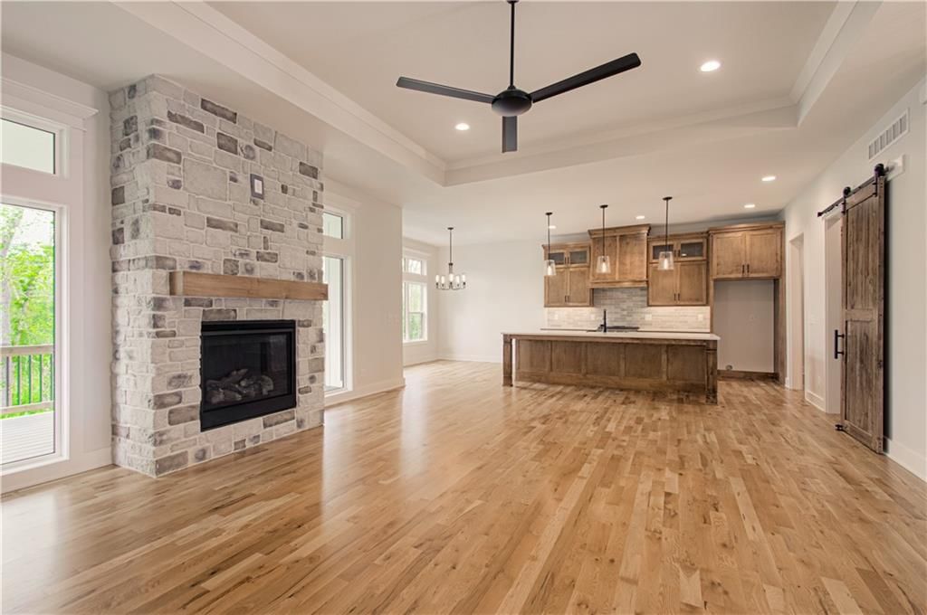 2140 Crooked Creek Drive — photo 8