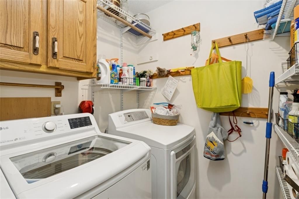 Photo 15 of 41 - 12117 Knox Street