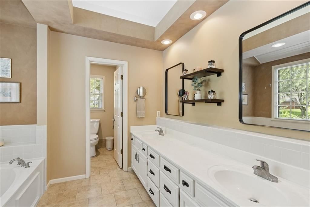 Photo 19 of 41 - 12117 Knox Street
