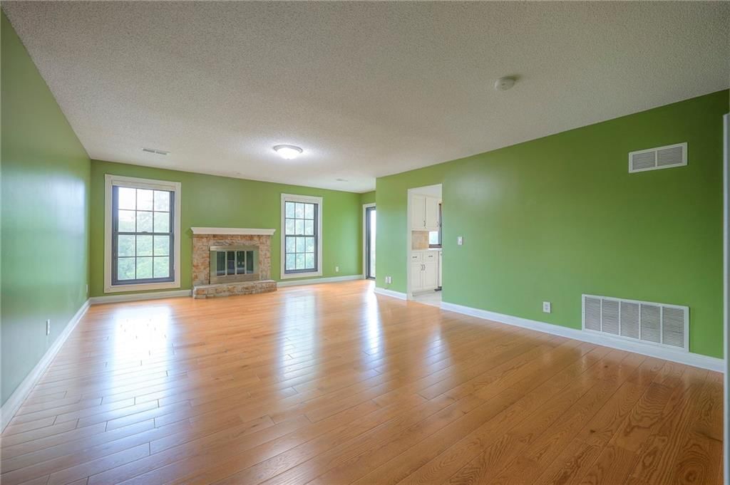 12818 W 110th Terrace — photo 7