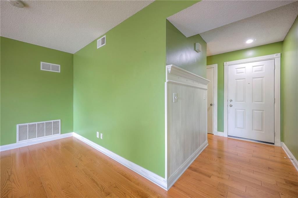12818 W 110th Terrace — photo 9