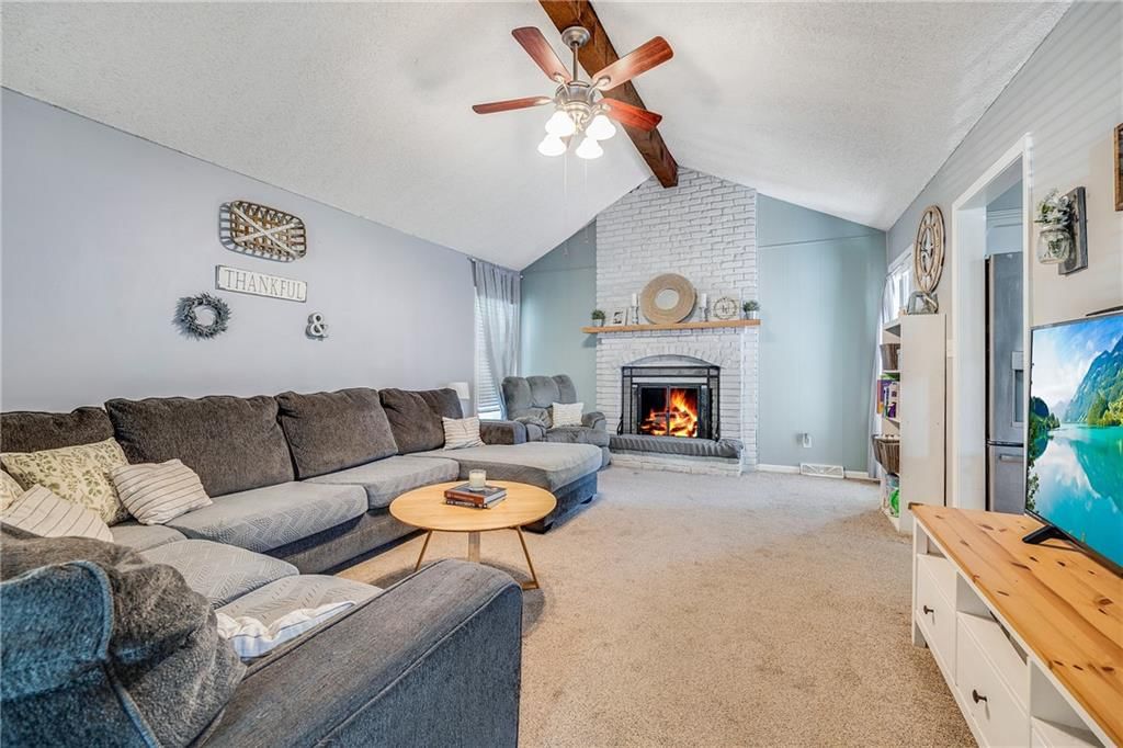 853 York Place — photo 3