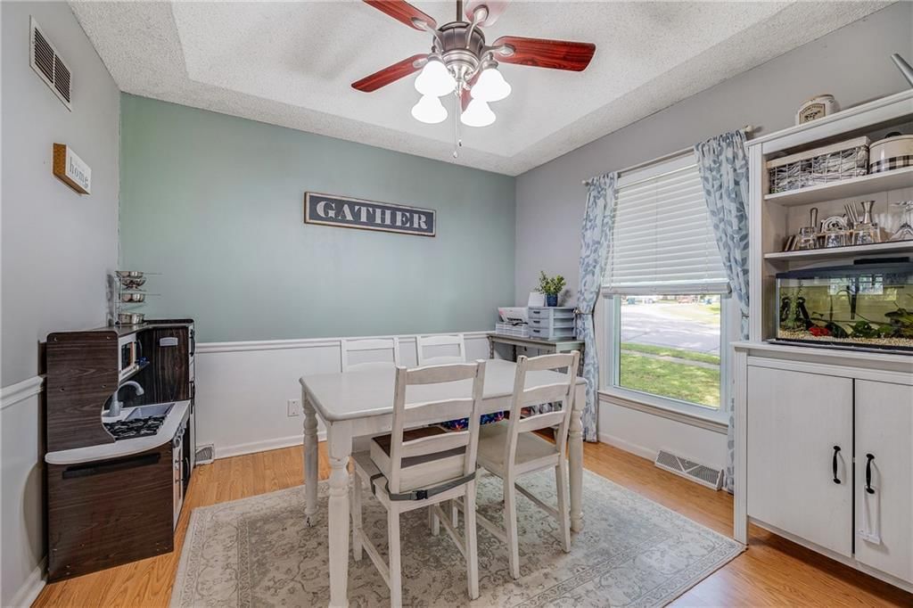 853 York Place — photo 10