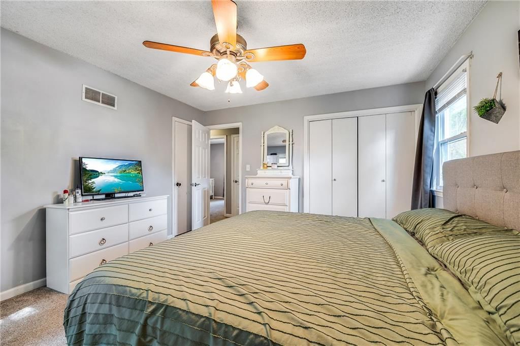 853 York Place — photo 14