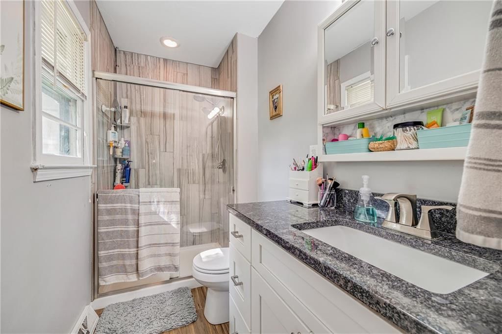 853 York Place — photo 15