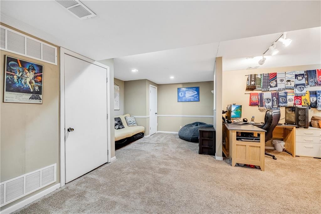 853 York Place — photo 20