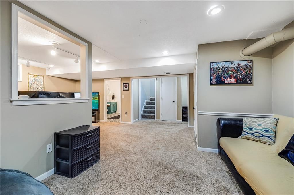853 York Place — photo 21