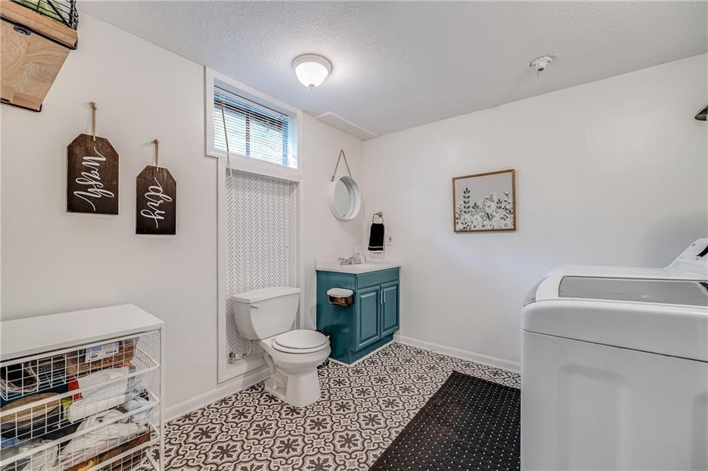 853 York Place — photo 24