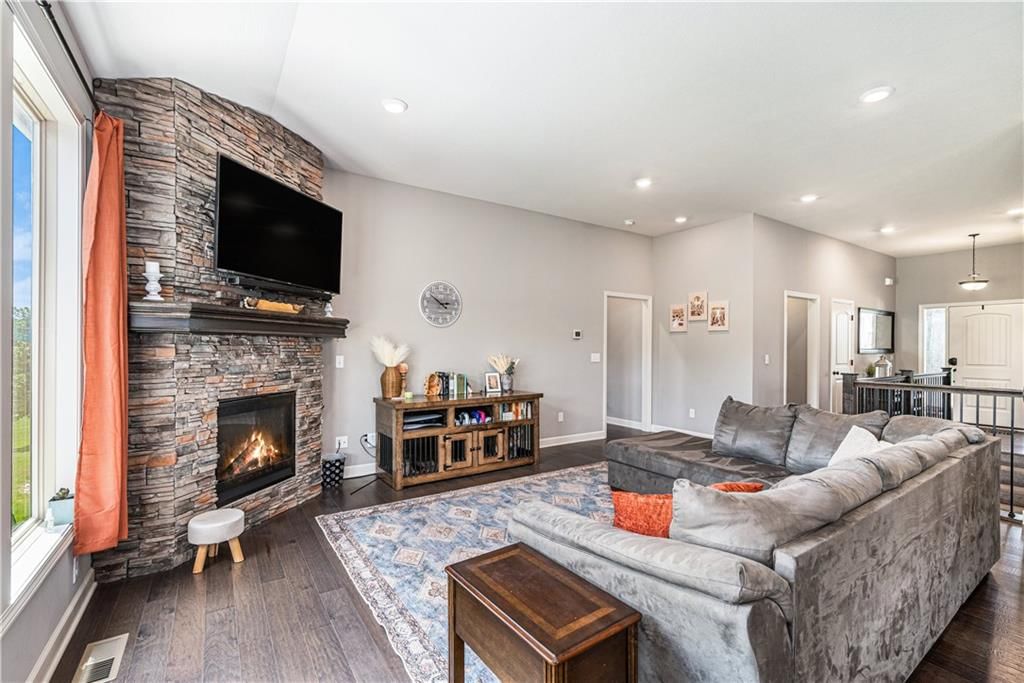 Photo 7 of 31 - 16971 W 170th Street