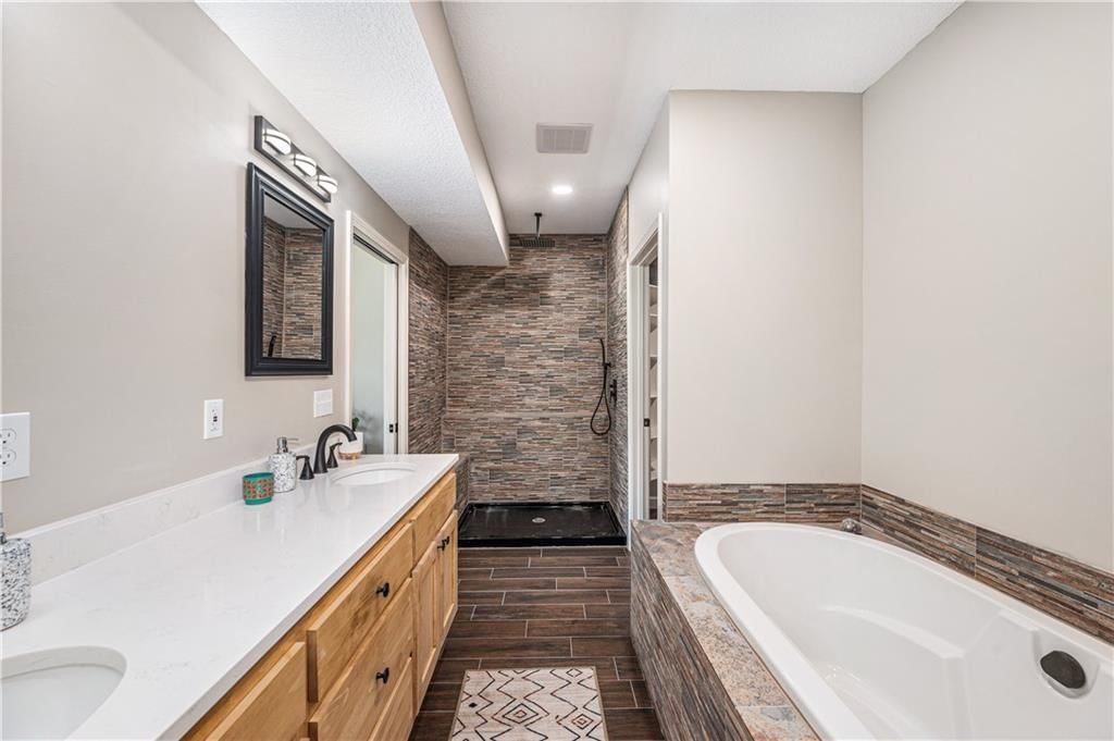 Photo 22 of 31 - 16971 W 170th Street