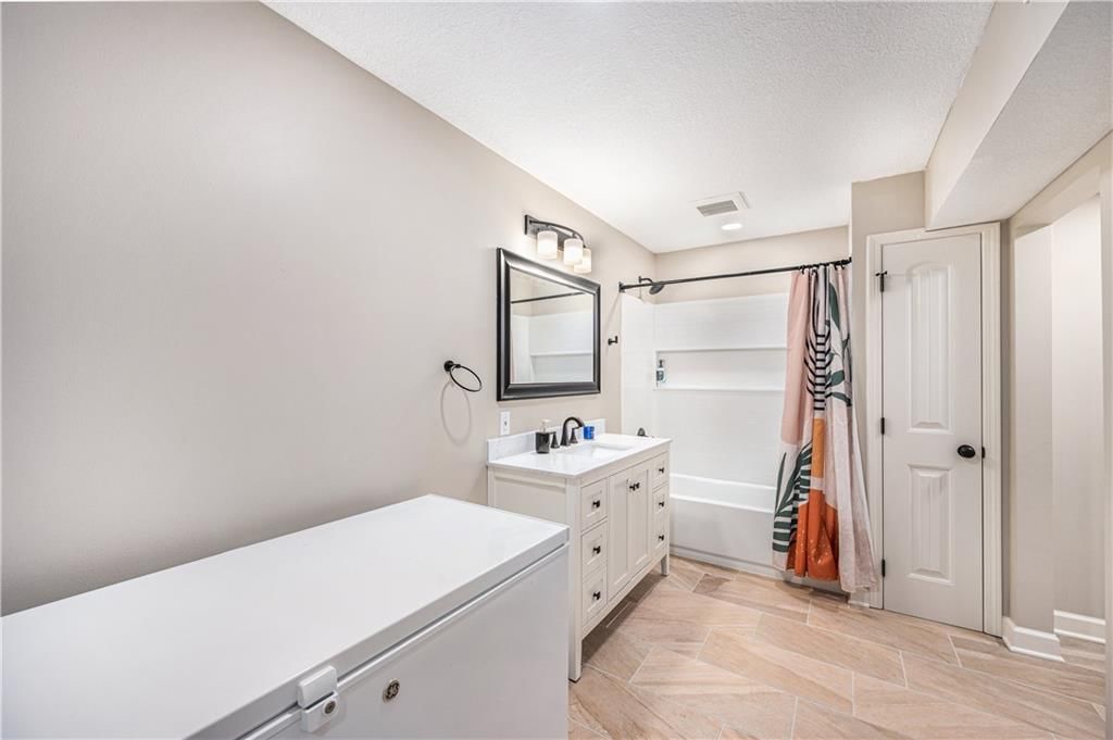 Photo 24 of 31 - 16971 W 170th Street