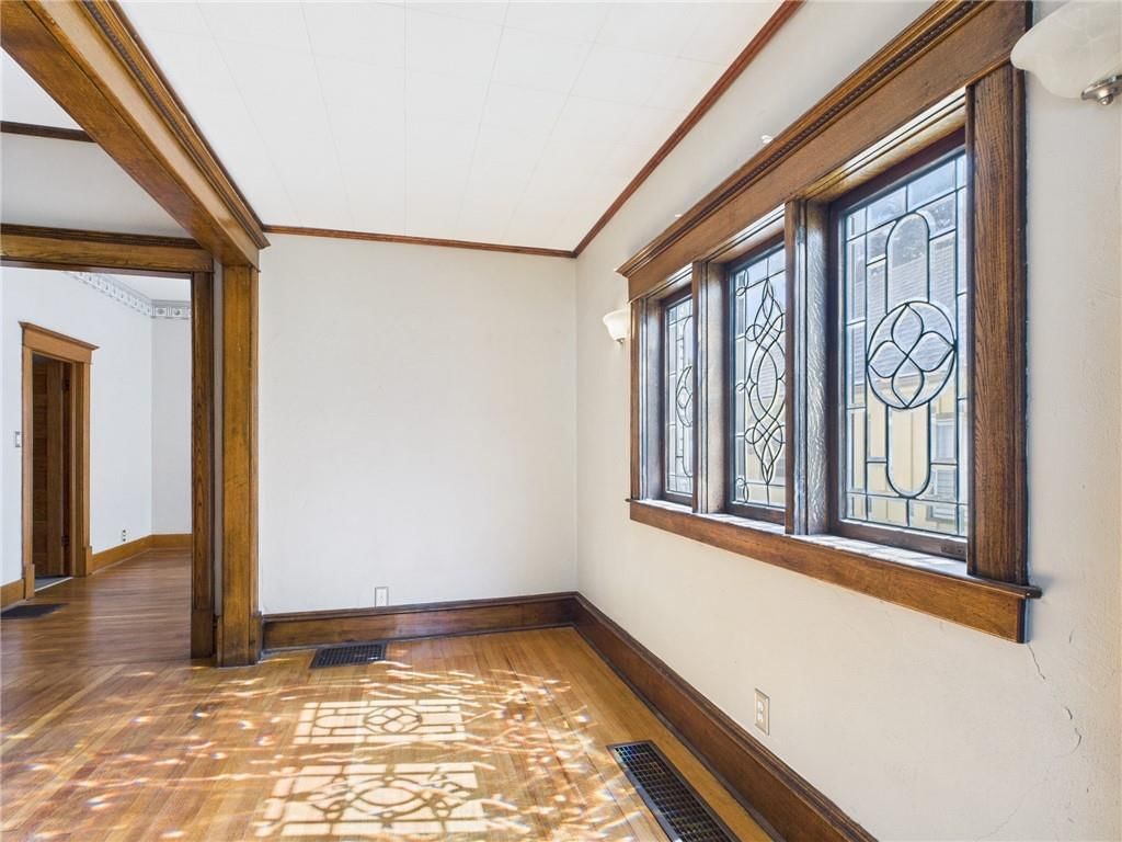 419 W 9th Street — photo 6