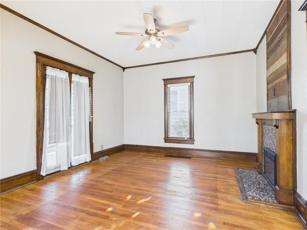 419 W 9th Street — photo 8