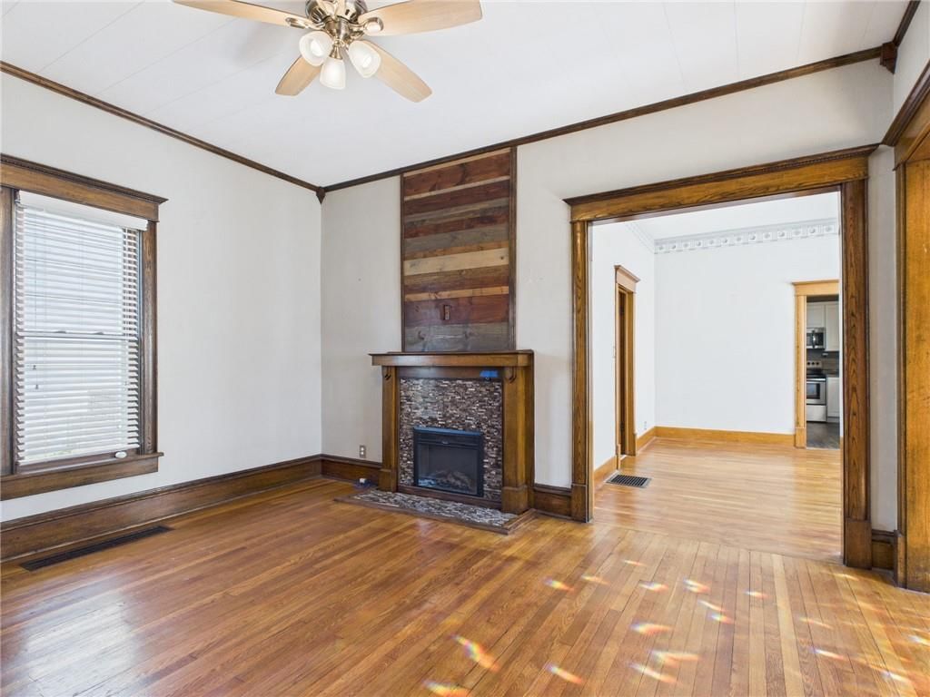 419 W 9th Street — photo 9