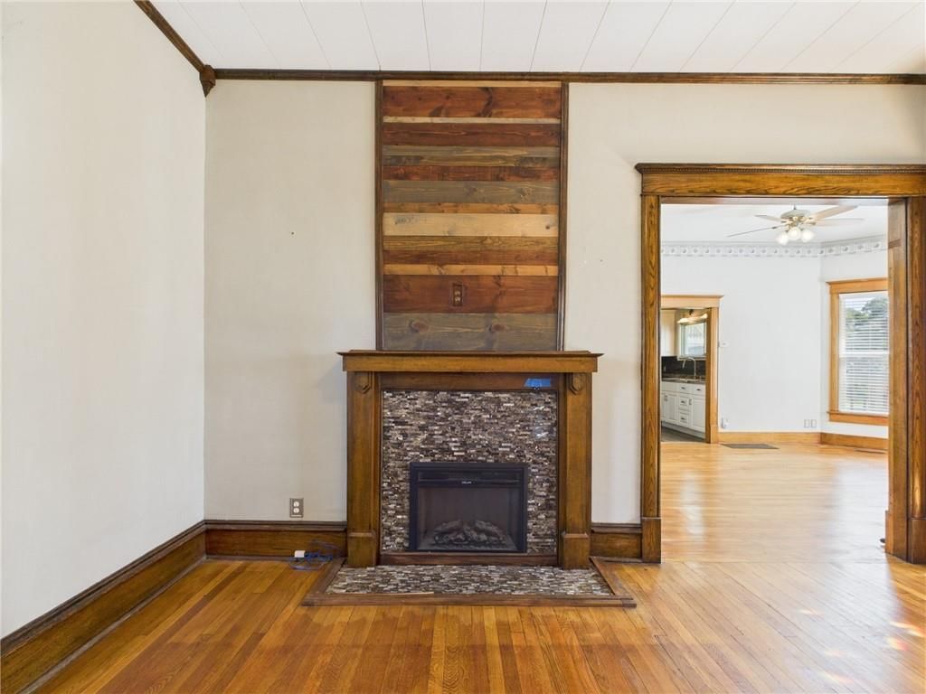 419 W 9th Street — photo 10