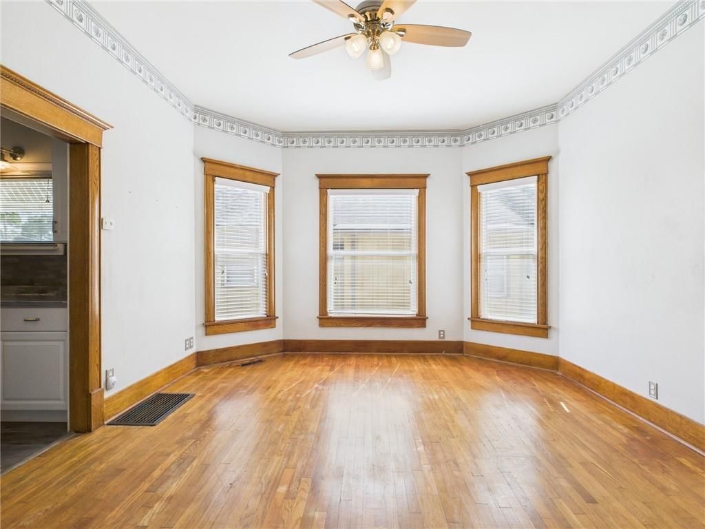 419 W 9th Street — photo 11