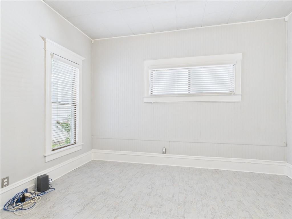 419 W 9th Street — photo 13