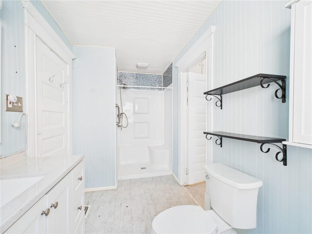 419 W 9th Street — photo 15