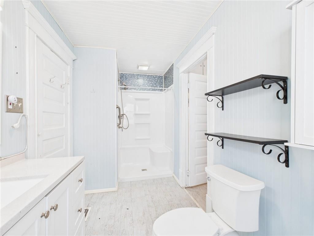 419 W 9th Street — photo 16