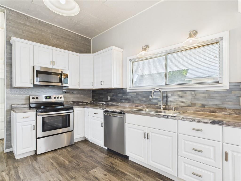 419 W 9th Street — photo 21