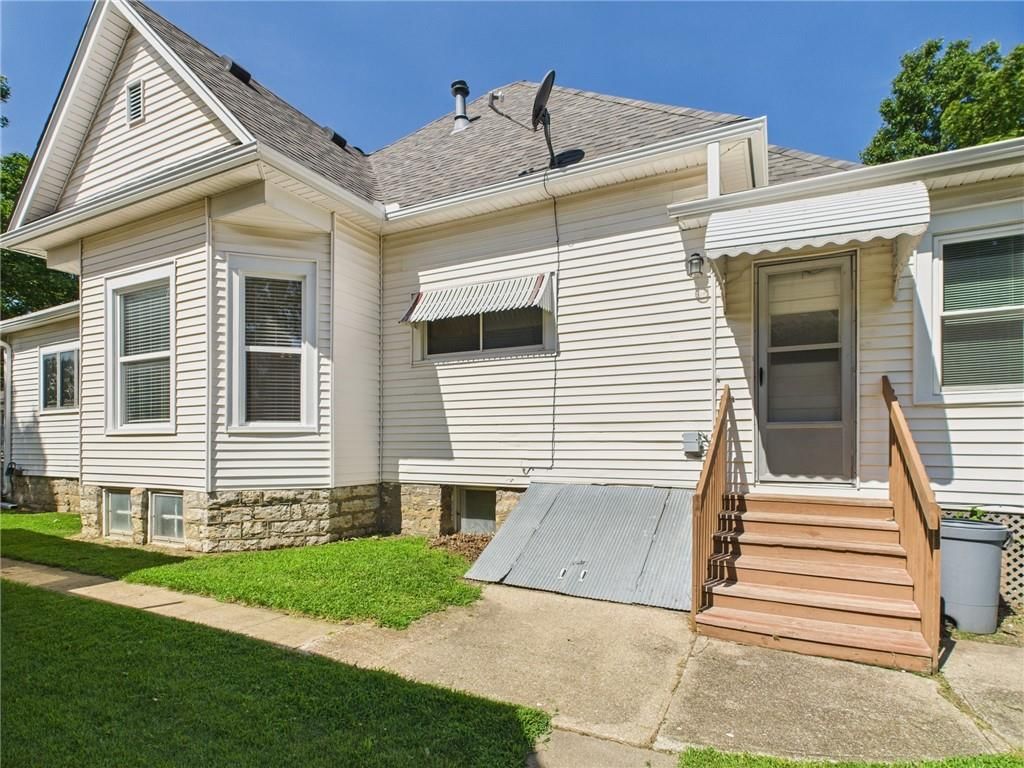 419 W 9th Street — photo 27
