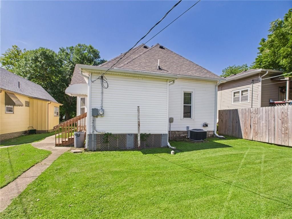 419 W 9th Street — photo 28