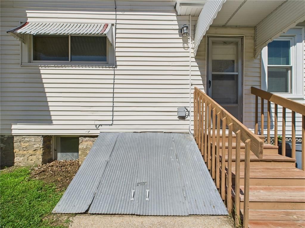 419 W 9th Street — photo 32