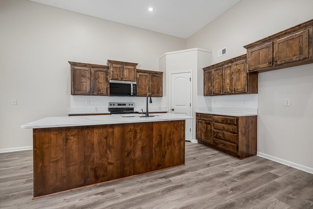 Photo 5 of 23 - 20444 W 125th Terrace