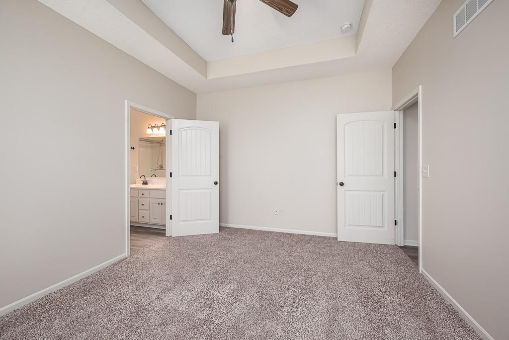Photo 11 of 23 - 20444 W 125th Terrace