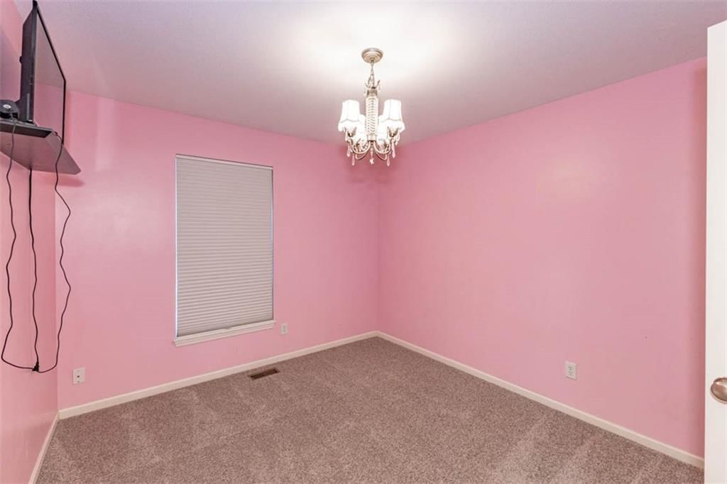 Photo 11 of 38 - 8115 NE 112th Street