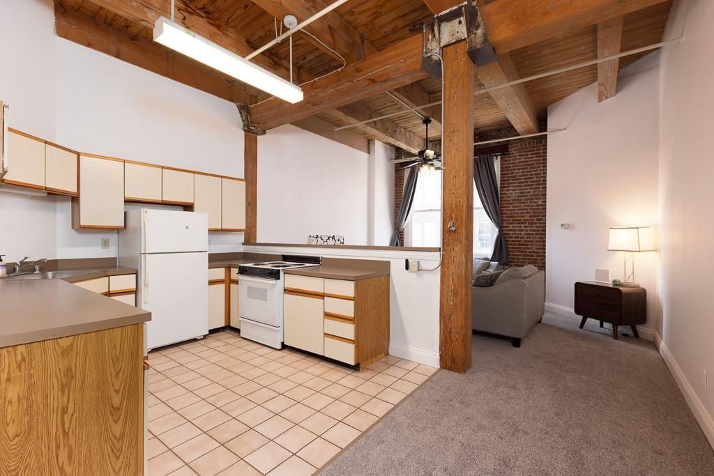 308 W 8th Street — photo 9