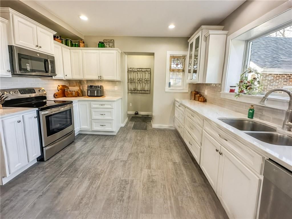 211 Lawn Avenue — photo 4
