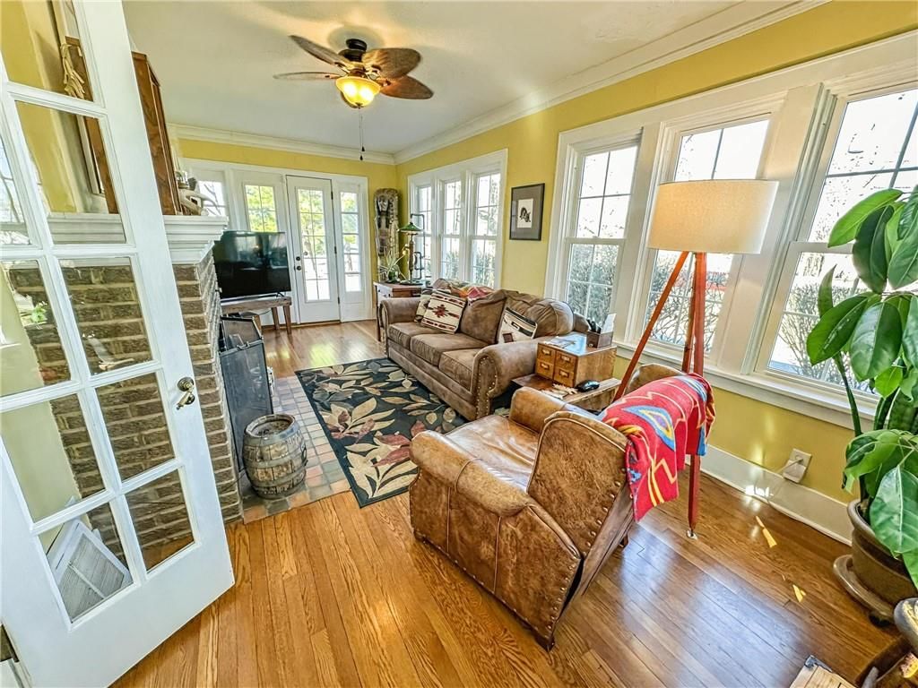 211 Lawn Avenue — photo 10
