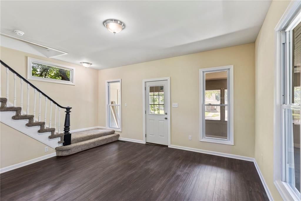 526 S Maple Street — photo 9