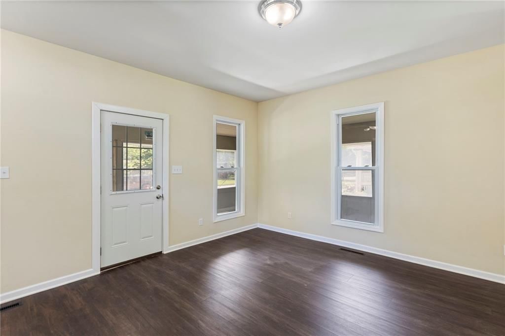 526 S Maple Street — photo 10