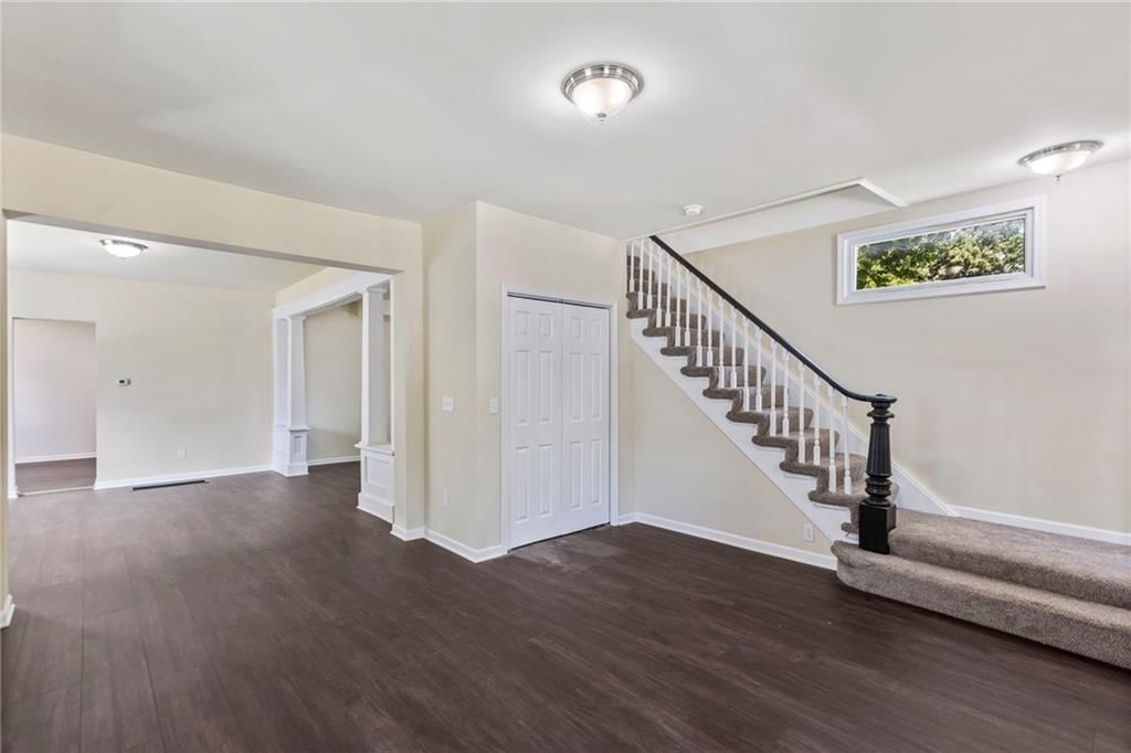 526 S Maple Street — photo 11