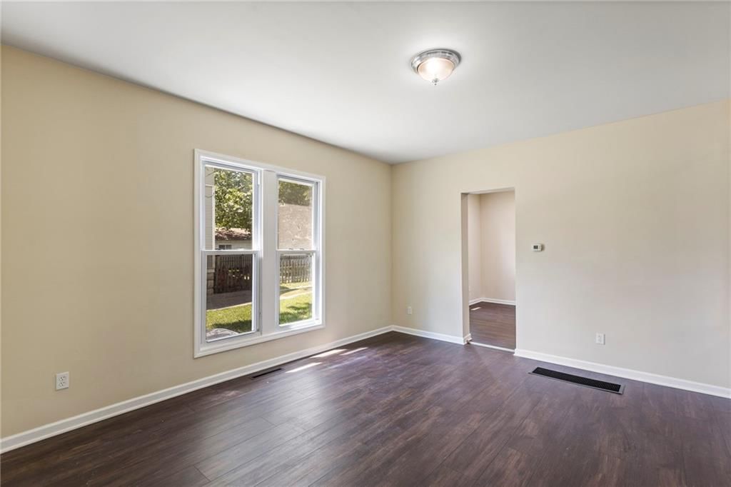 526 S Maple Street — photo 13