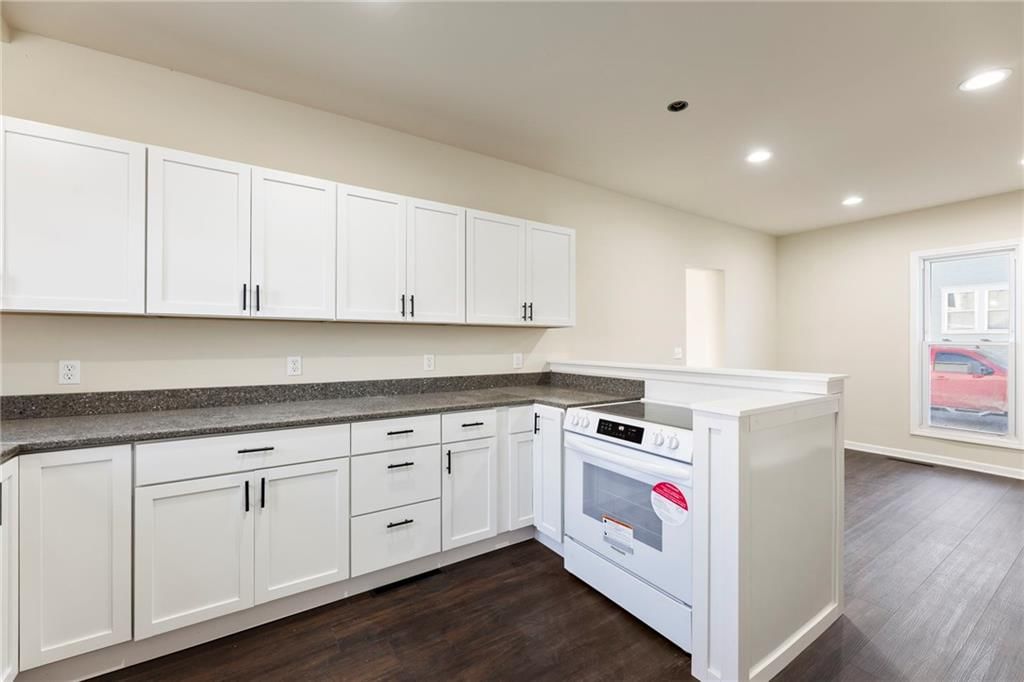 526 S Maple Street — photo 25