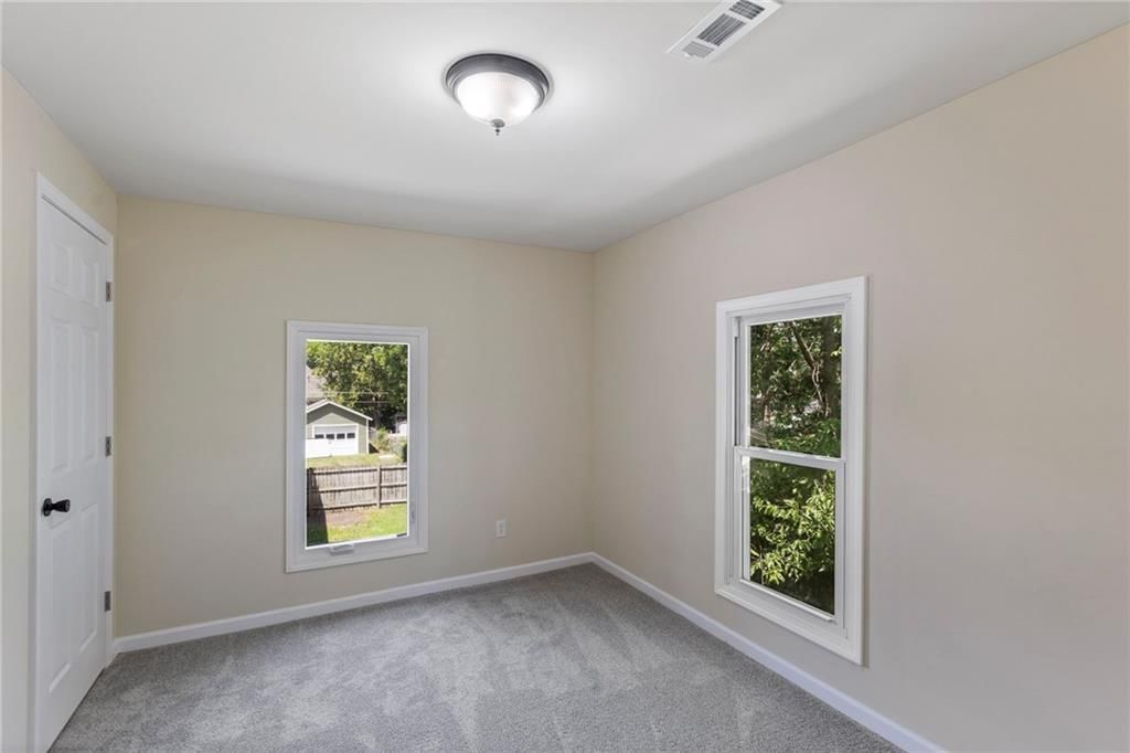526 S Maple Street — photo 35
